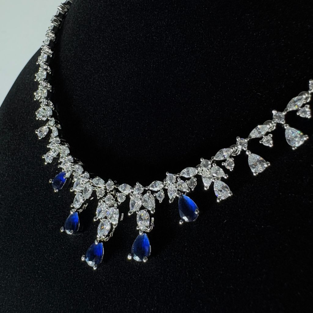 Midnight Royalty Necklace And Earrings Set