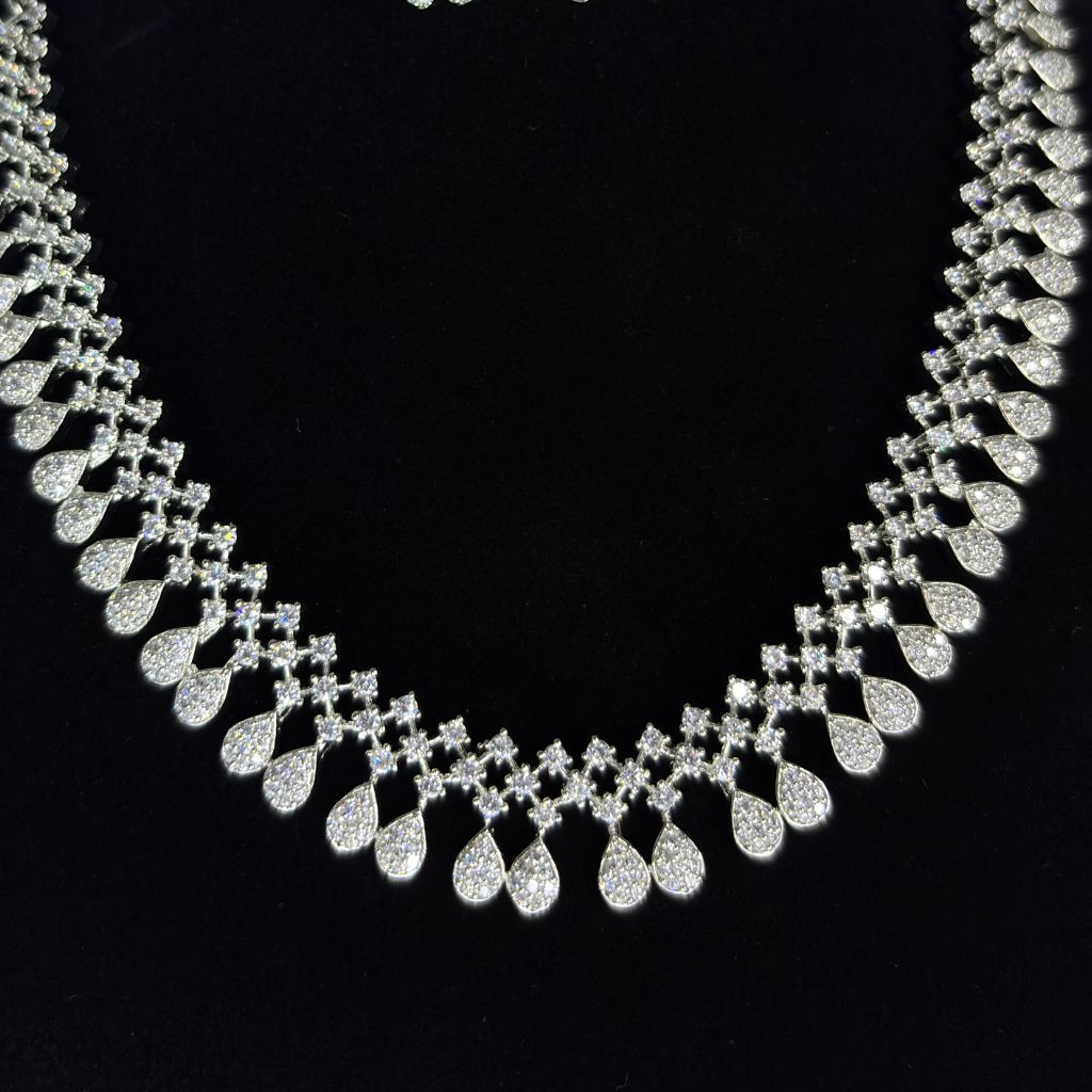 The Lumina Drop Necklace And Earrings Set