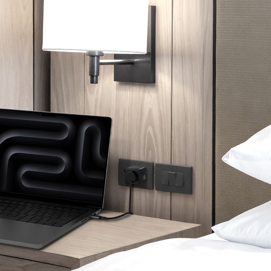 Momax 1-World Universal Travel Adaptor With Dual AC