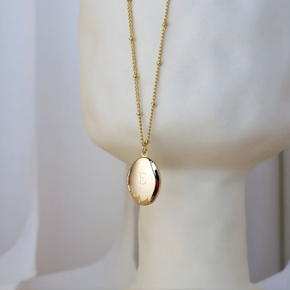 Elegant Oval Initial Pendant Necklace