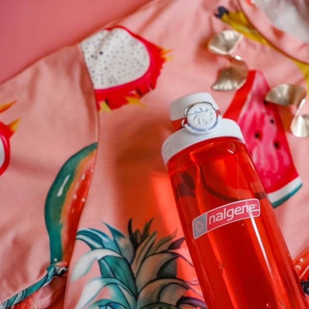 Nalgene Sustain 24oz On-The-Fly Tritan Bottle – Coral with Frost Coral Cap