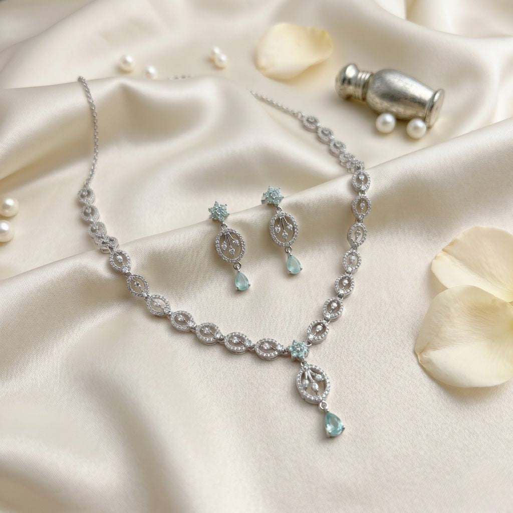 Evergreen Elegance Necklace And Earrings Set