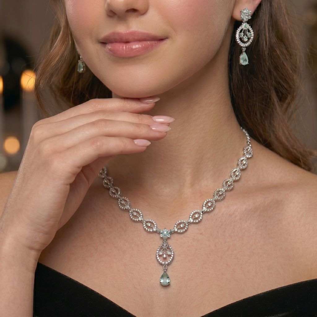 Evergreen Elegance Necklace And Earrings Set