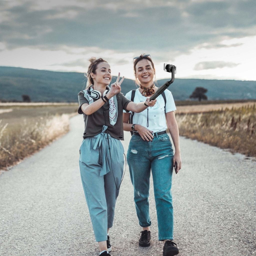 Momax 1-Snap Pole Magnetic Selfie Stick
