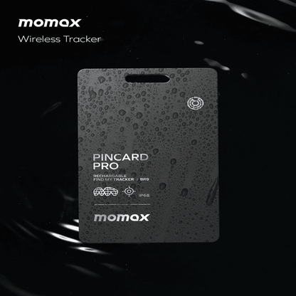 Momax wireless tracker packaging with water droplets on a dark background